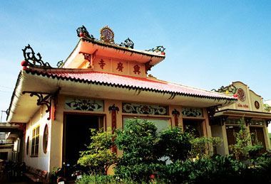 Capture the authentic charm of Ca Mau’s spirituality
